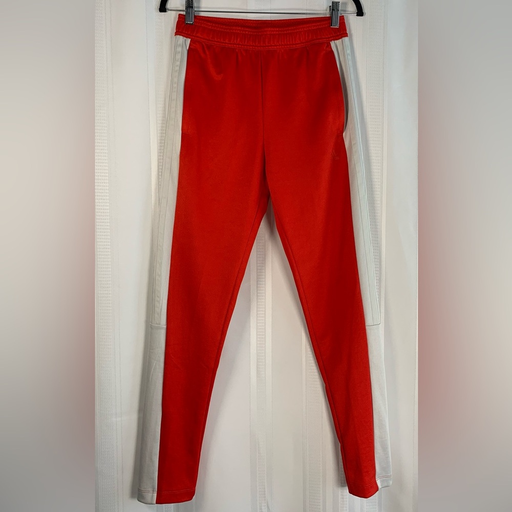 Adidas Essentials Jogger Pants in Scarlet Red - NWT - Size‎ XS